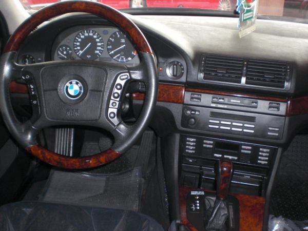 BMW  523  白色 照片6