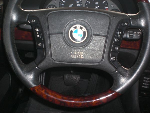 BMW  523  白色 照片7