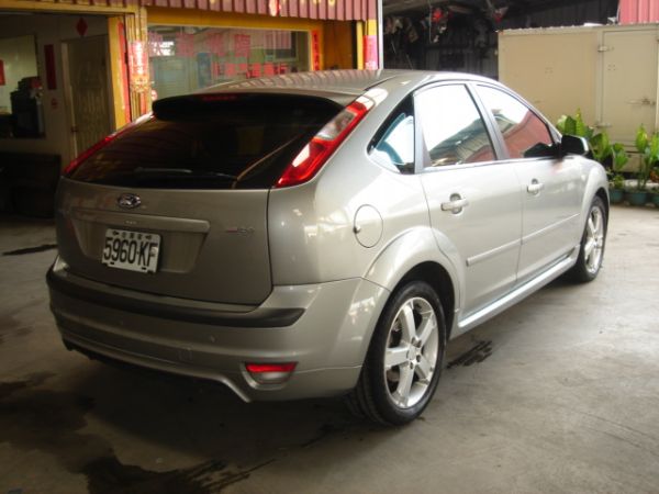 FORD FOCUS 照片2