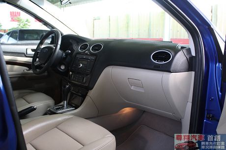 Ford 福特 Focus 1.8 照片9