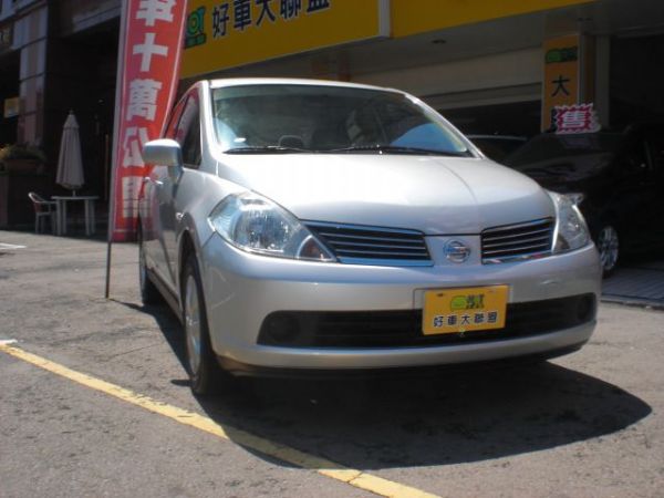 日產 TIIDA 1.6 銀色 4門 照片1