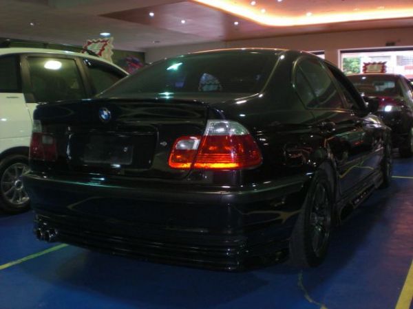 BMW 318I 1.9 黑色 照片8