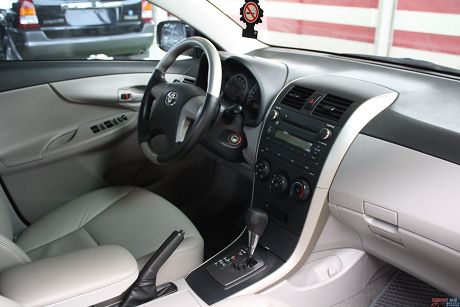 Toyota豐田 Altis 照片8