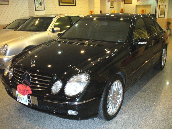 04 年 Benz/朋馳E320 照片5