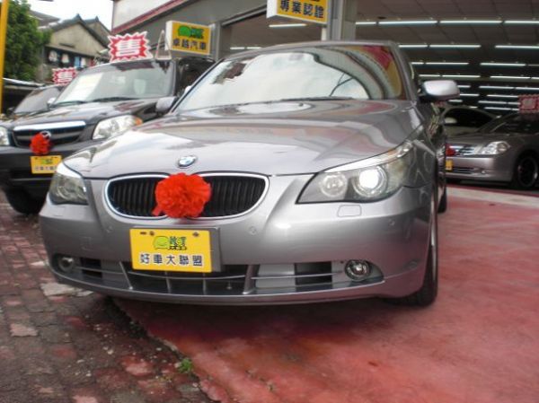 BMW 530  3.0 銀色 照片1