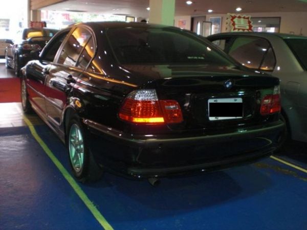 BMW 318 1.9 黑色 照片10