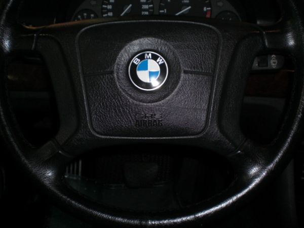 BMW 520 2.0 黑色 照片8