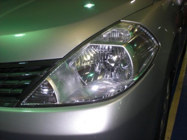 日產 TIIDA 1.6 銀色 照片2