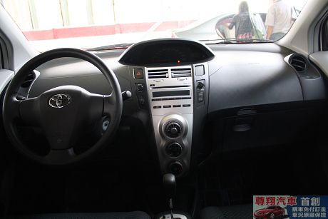 Toyota豐田 Yaris 照片4