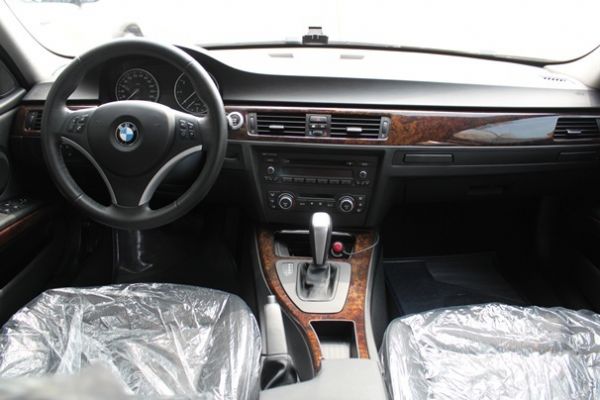 BMW 320  2.0 黑色 照片7