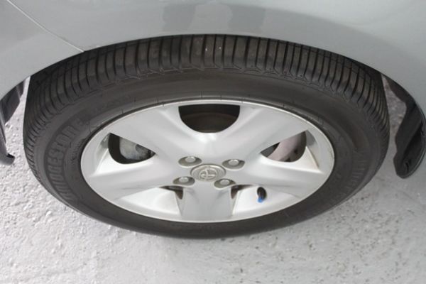 豐田 YARIS 1.5 灰色 照片3