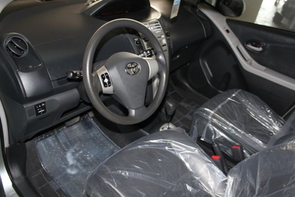 豐田 YARIS 1.5 灰色 照片4