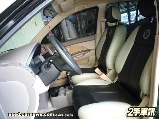 05年都市小車 冷氣冷 車美~! 照片3