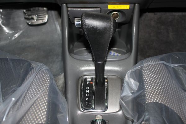 福特 TIERRA RS 1.8 黑色 照片7