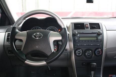 Toyota豐田 Altis 照片7