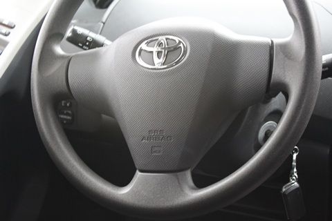 豐田 YARIS 1.5 銀色 照片7