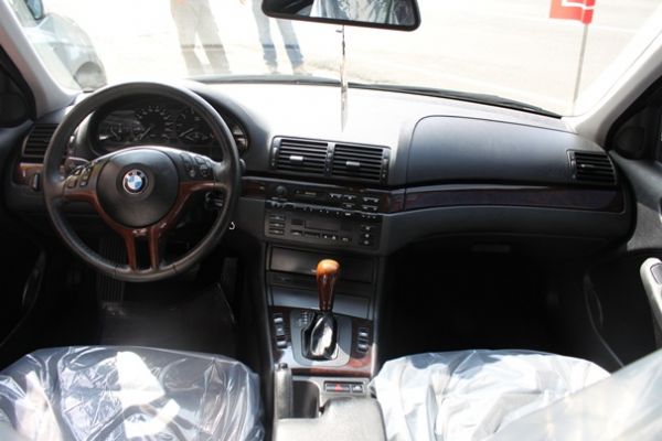 BMW 318 1.9 白色 照片7