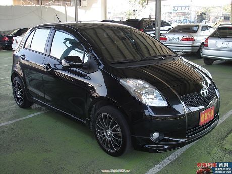 Toyota豐田 Yaris 照片3