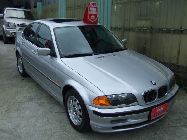 320I 照片1