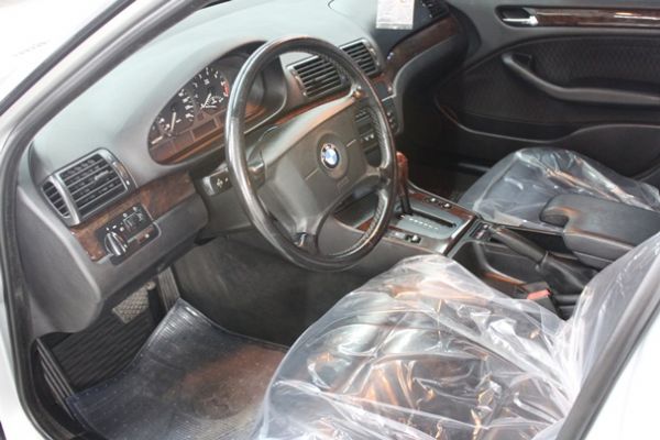 BMW 318 1.9 銀色 照片2