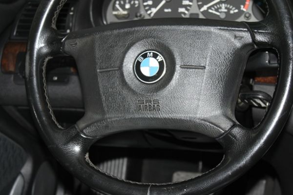 BMW 318 1.9 銀色 照片5