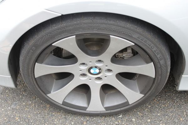 BMW 323  2.5 銀色 照片3