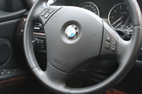 BMW 323  2.5 銀色 照片9