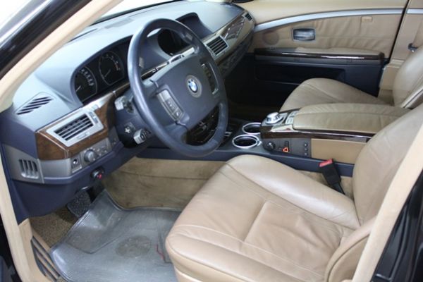 BMW 735 3.6 黑色 照片2