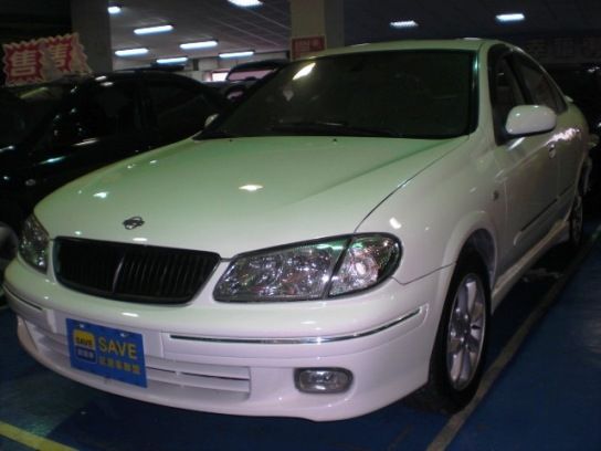 2003年 日產H180 1800c 白 照片1