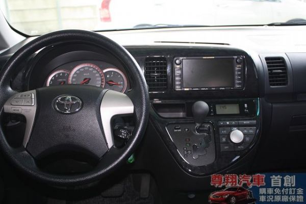 Toyota豐田 Wish 照片5