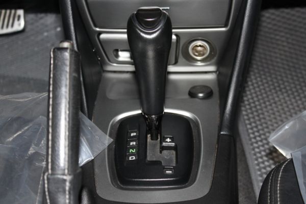 三菱 GALANT 2.0 黑色 照片5