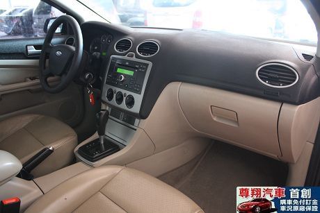 Ford 福特 Focus 1.8 照片5