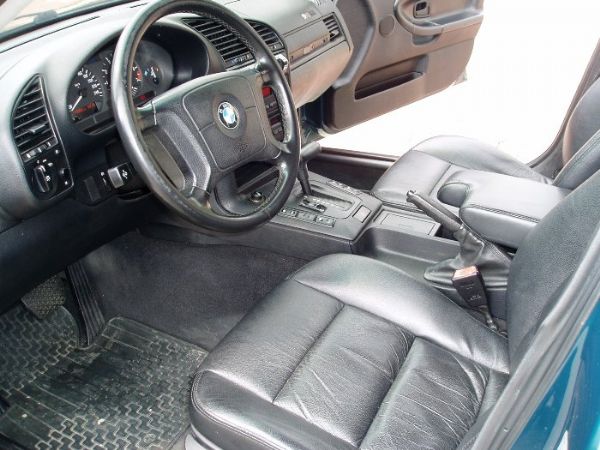 BMW 318is  照片6