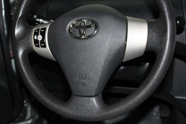 豐田 YARIS 1.5 鐵灰 照片4