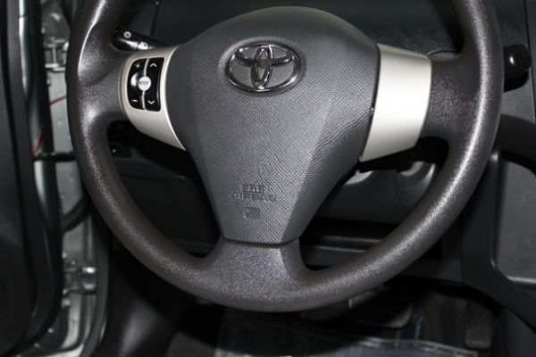 豐田 YARIS 1.5 灰色 照片4