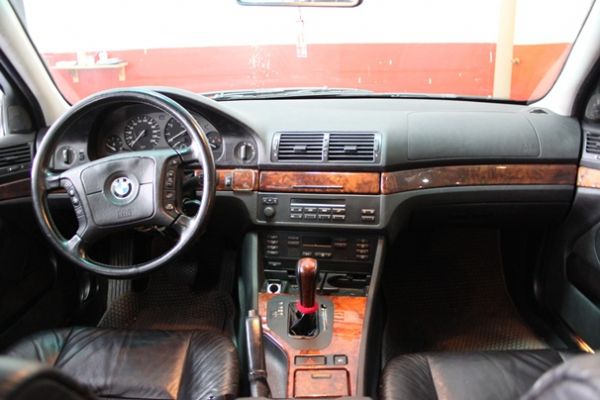 BMW 535 3.5 白色 照片4