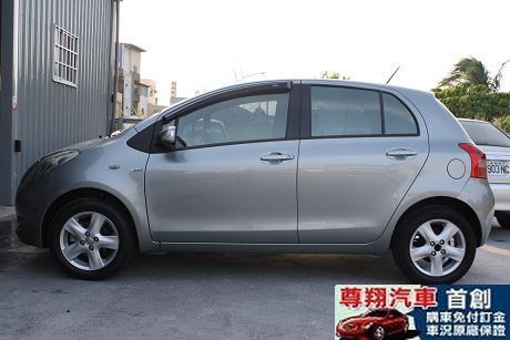 Toyota豐田 Yaris 照片6