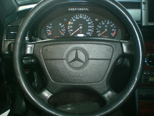 BENZ C180  照片3