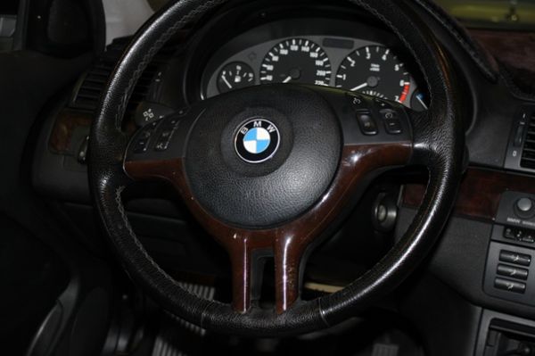 BMW 318 1.9 黑色 照片4