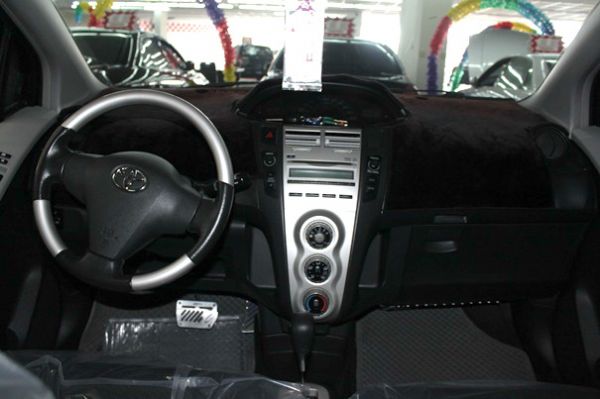 豐田 YARIS 1.5 黑色 照片3