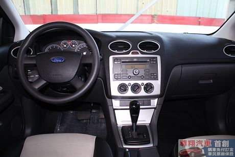 Ford 福特 Focus 1.8 照片6