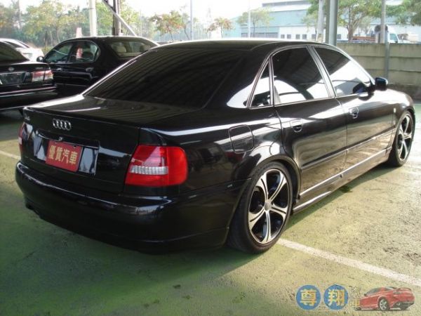 Audi 奧迪 A4 1.8 照片4