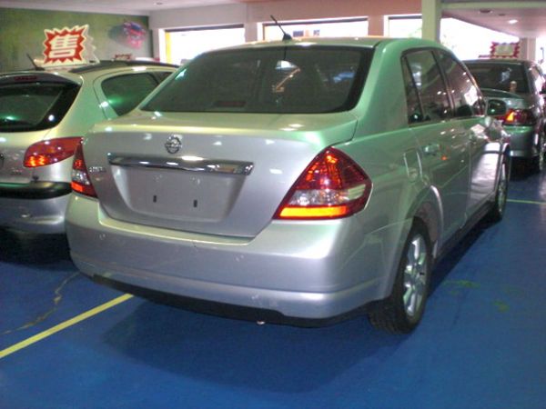 08日產  Tiida 照片6