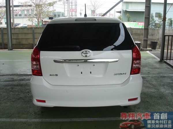 Toyota豐田 Wish 照片5