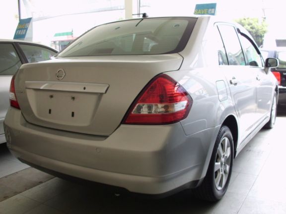 2008 日產 Tiida 1.6 銀 照片8