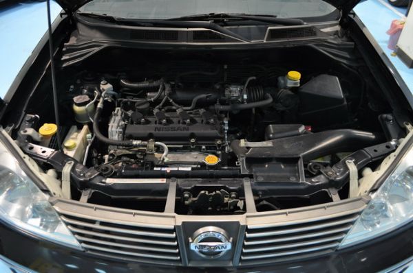 2004日產2.0休旅車 照片9