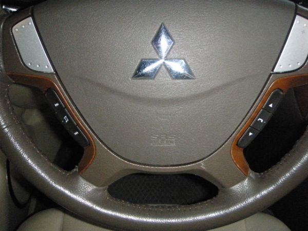 *友達汽車*05年 三菱 幸福力 2.4 照片6