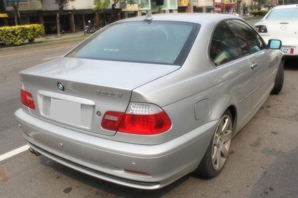 05 BMW 330Ci 3.0 銀 照片8