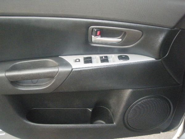 *友達汽車* 05年 馬自達 馬3S 照片7