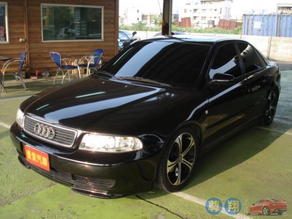 Audi 奧迪 A4 1.8 照片2